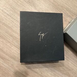 Giuseppe heel box